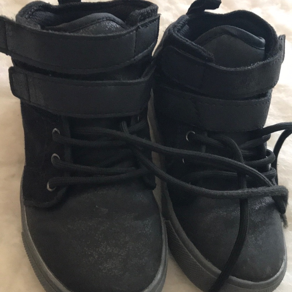 Shoes - Picture 3 of 5